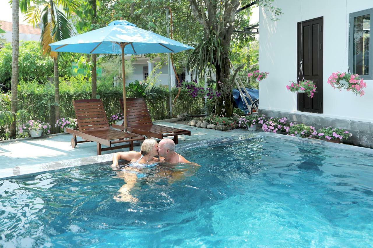 Tropical Garden & Pool Villa Хойан Экстерьер фото